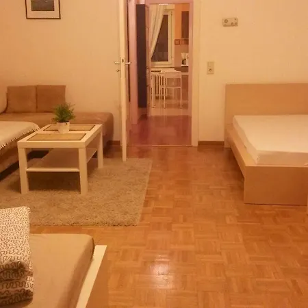 Tuzzini Koln-apartments Lejlighed *